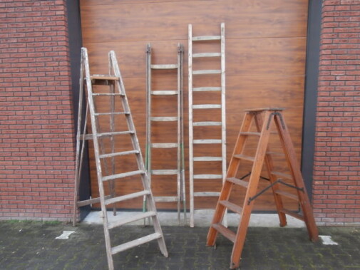 Verhuur van houten ladders en trappen,